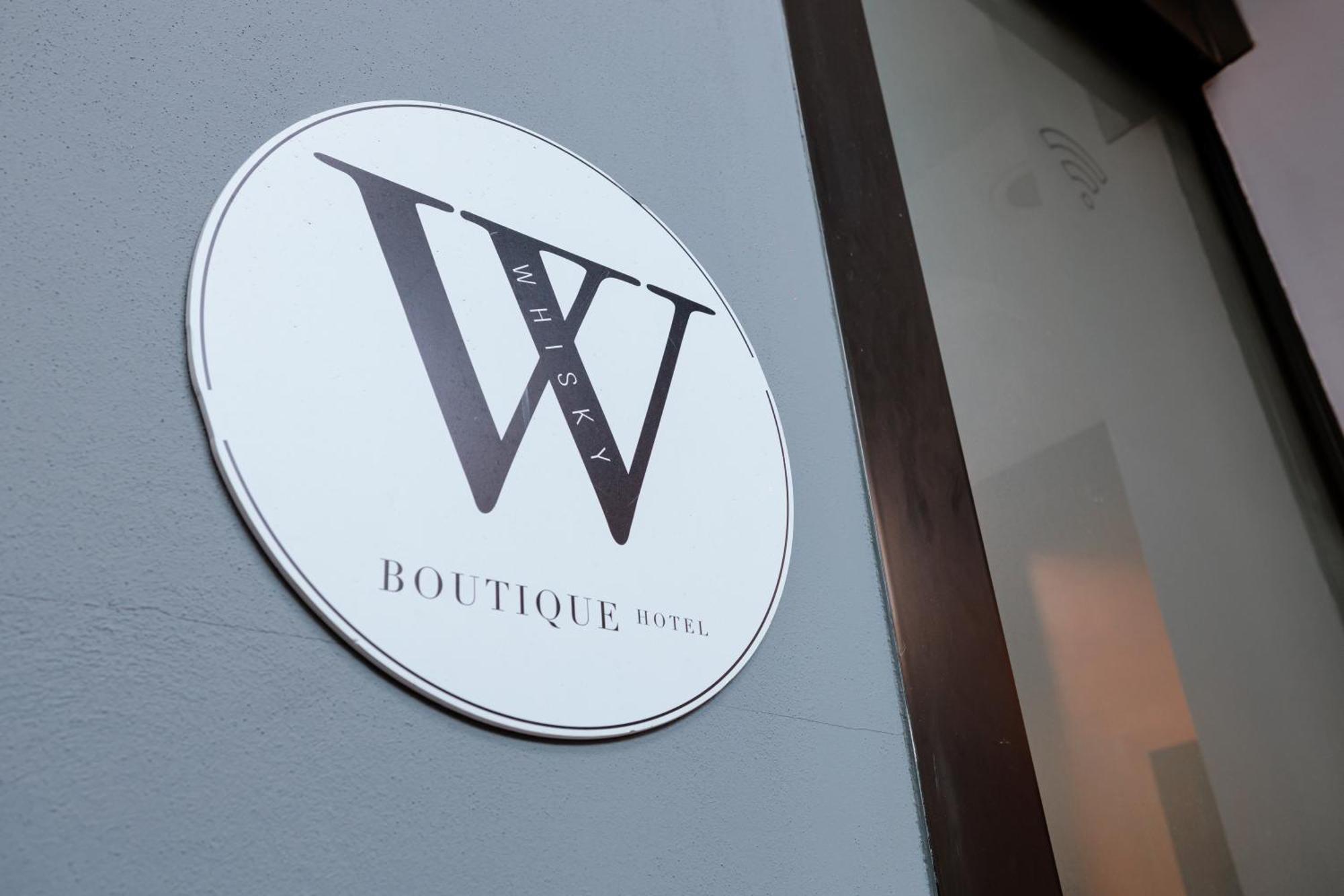 Boutique Hotel Whisky Tirana Kültér fotó