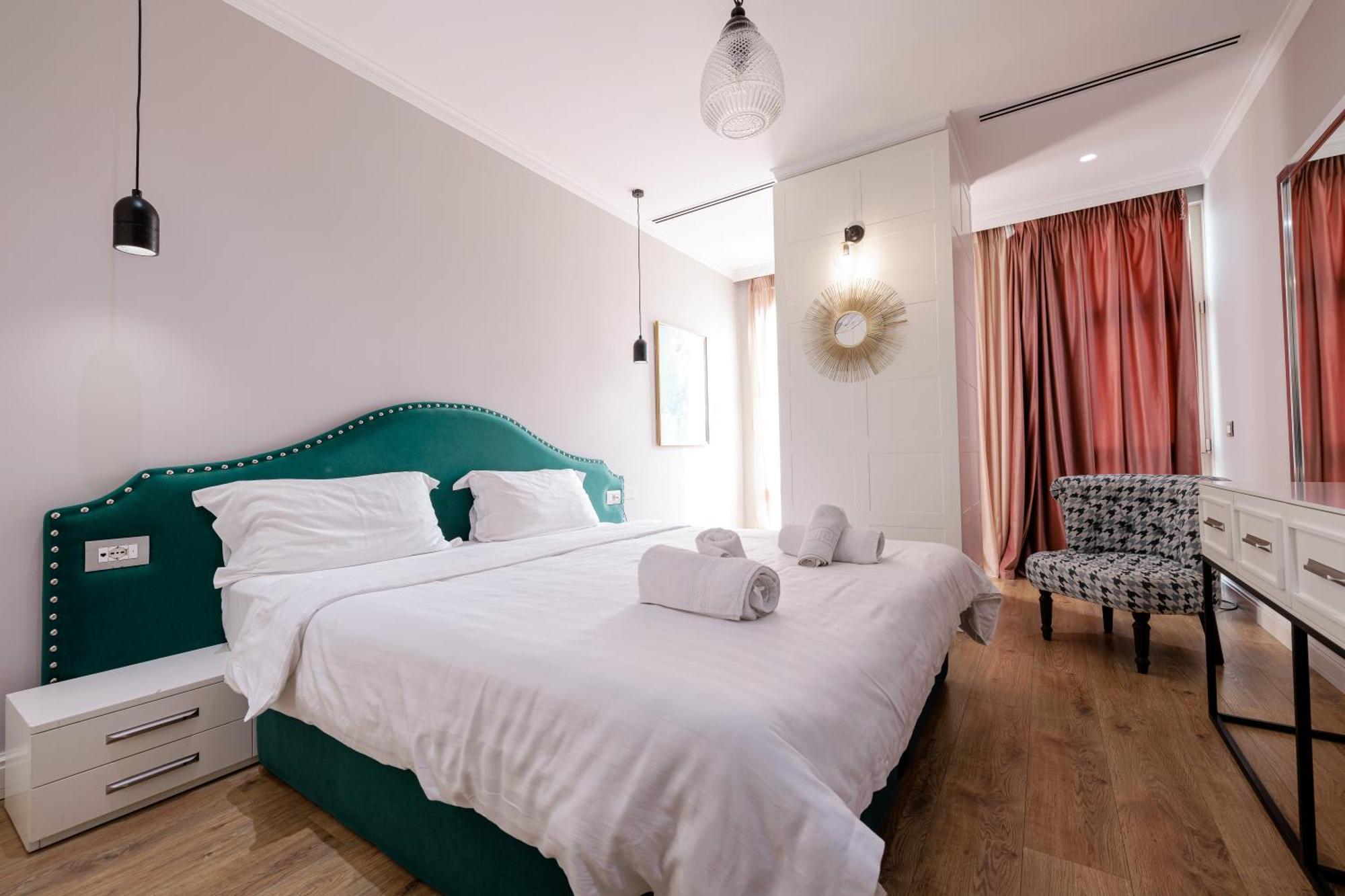 Boutique Hotel Whisky Tirana Kültér fotó