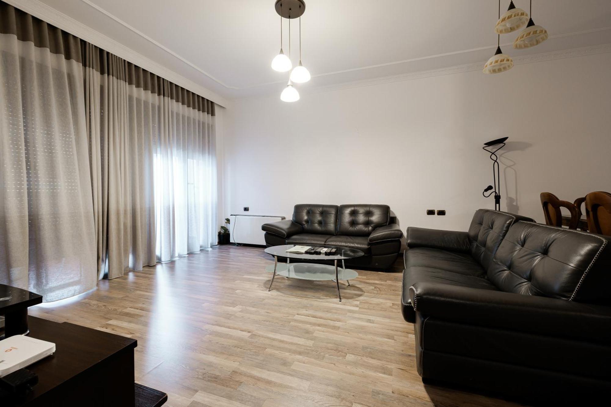 Boutique Hotel Whisky Tirana Szoba fotó