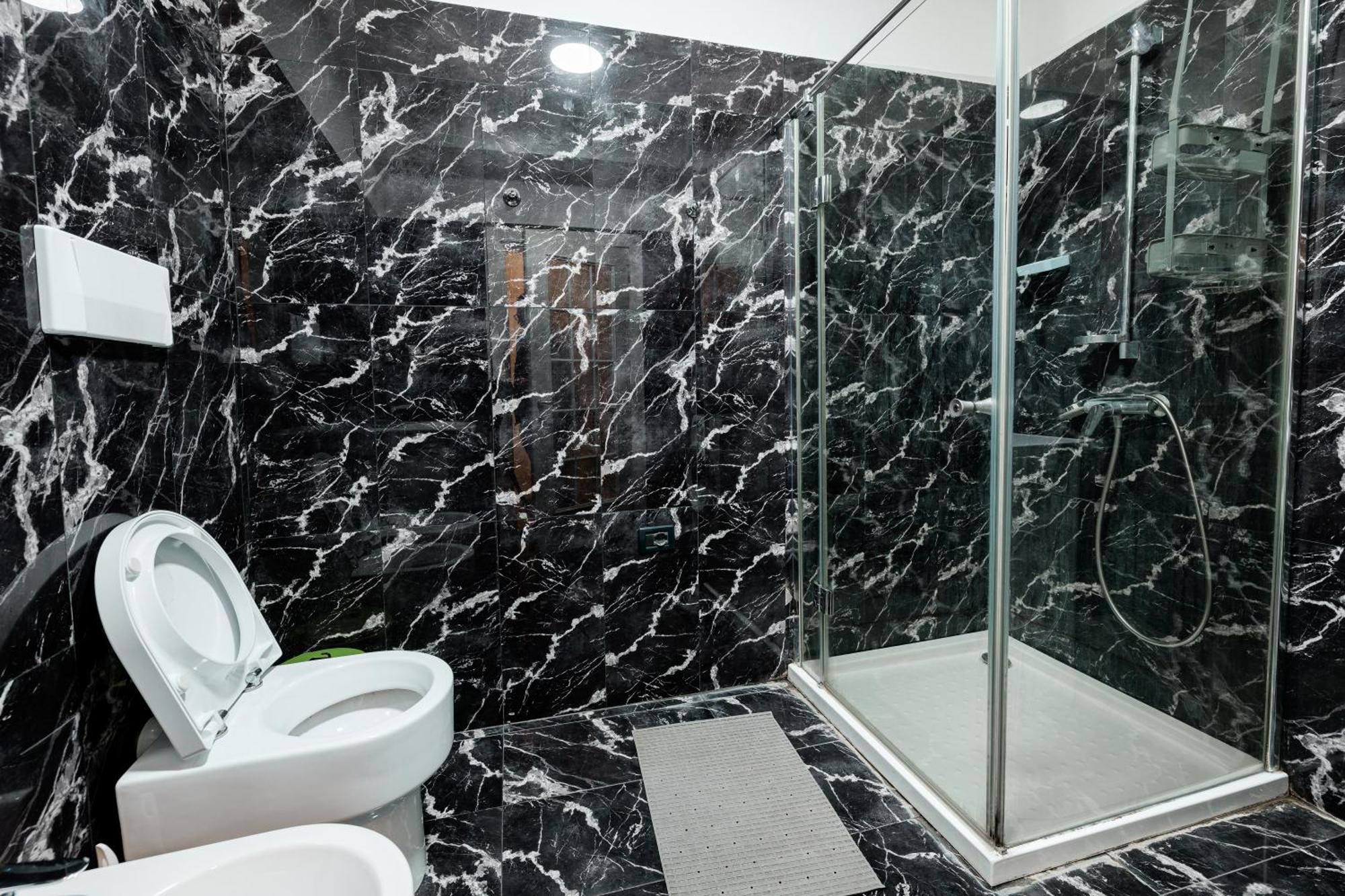 Boutique Hotel Whisky Tirana Szoba fotó